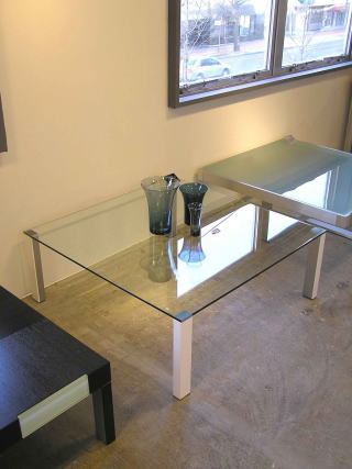 クリアガラス　テーブル